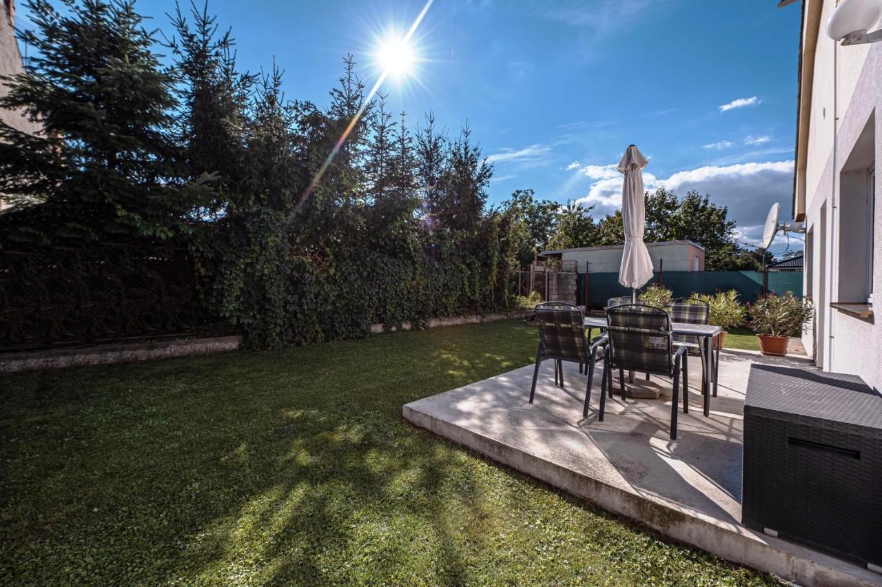 Xlsuite Apartment Comfort Piest'any Exterior foto